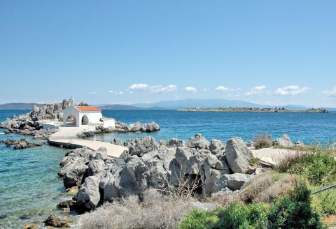 Άγιος Ισίδωρος, Παράγκλι, δεξιά το νησάκι Άγιος Στέφανος